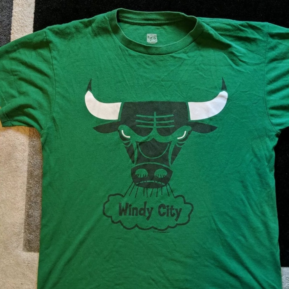 Chicago Bulls Green Windy City T Shirt Size Medium